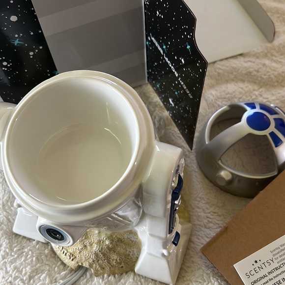 NEW Star Wars R2-D2 Scentsy Warmer - Picture 3 of 6